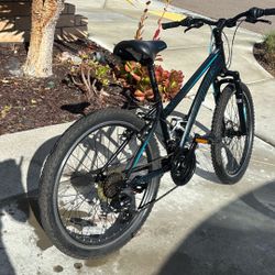 Mountain Bike 24” Schwinn 