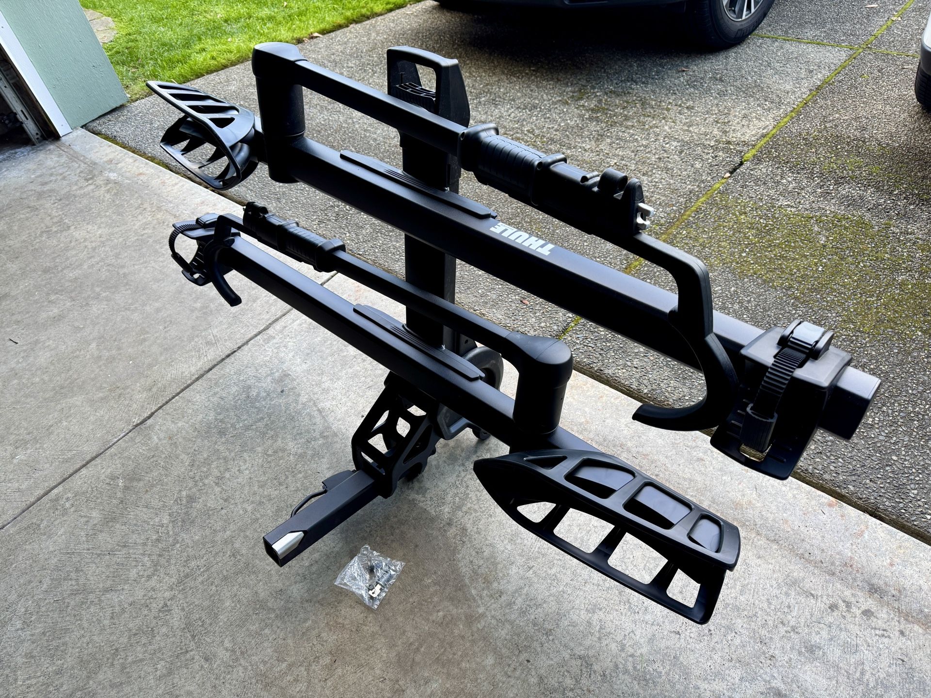 NEW Thule T2 Pro XTR 2-bike 2" hitch bike rack black (9034XTR)