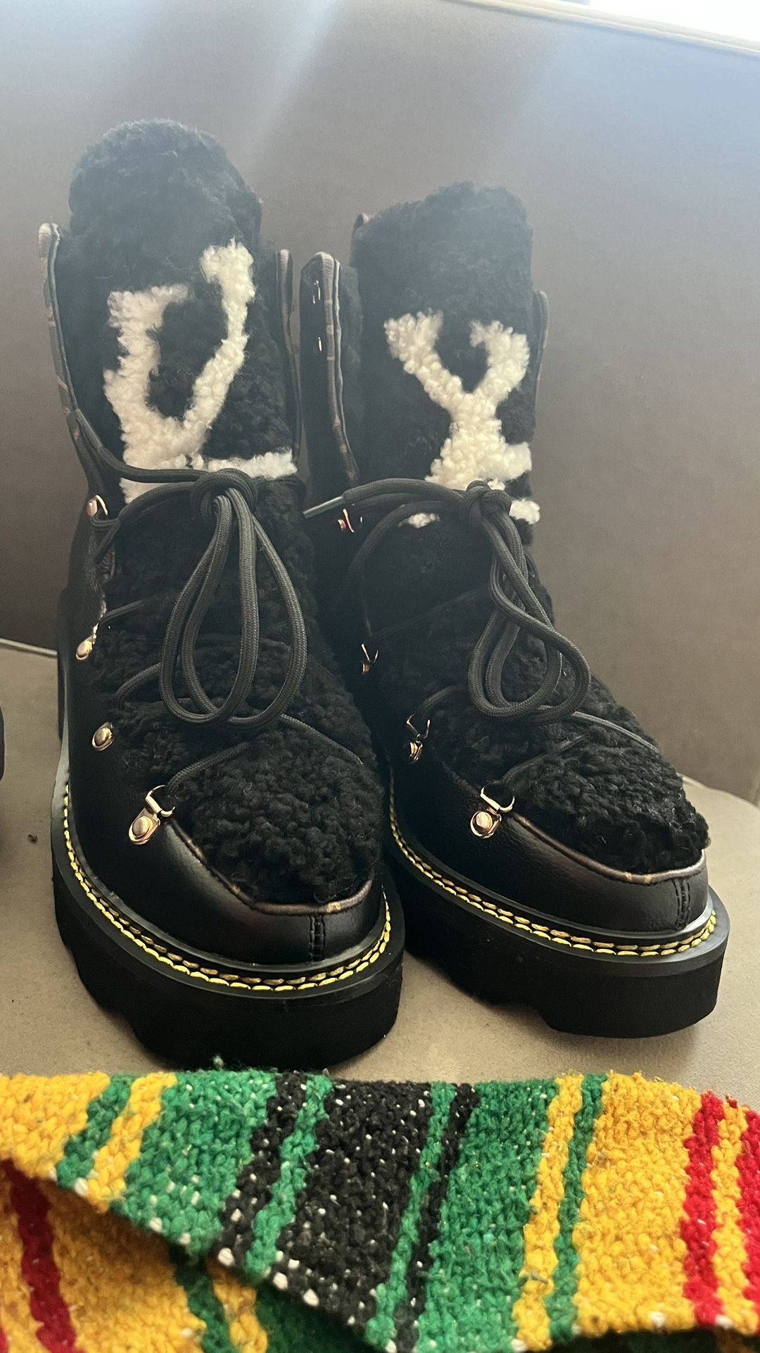 Lv Shoes