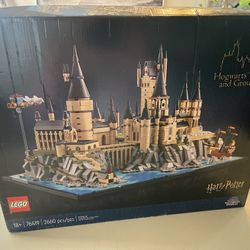 LEGO Harry Potter Hogwarts Castle and Grounds 76419