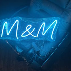 Got This Just Sitting Not To Big Or Small Also Has A Mounting Kit If You Wanna Hang On Wall 