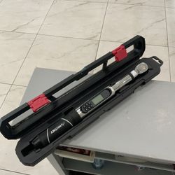 Husky 3/8 in Drive Digital Electronic Torque Wrench 20 ft-lb - 100 ft-lb H3DETW