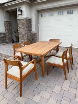 Mid Century John Stuart Inc Walnut table and 6 original chairs