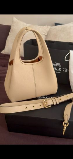 Coach Lana Handbag 23