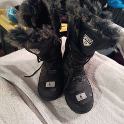 Women Quest Boots Size 6 Black 