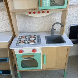 Wood Market Stand And Kitchen Toy For Kids 