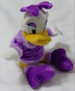 NEW Disney Store Exclusive WINTER DAISY DUCK Plush 8