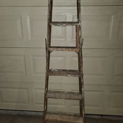 Wooden Step ladder 6 Feet $45