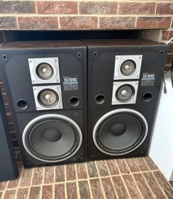 Sanyo SS-1040 speakers pair