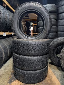 275/60R20 Nitto $400