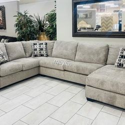 By Ashley/ Gray Oversized Sectional, Seccional, Couch/ Delivery Available 