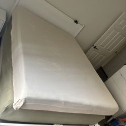 9” Queen Memory Foam Mattress 