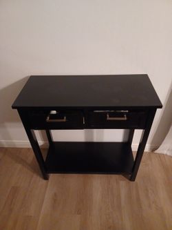 Entrance table