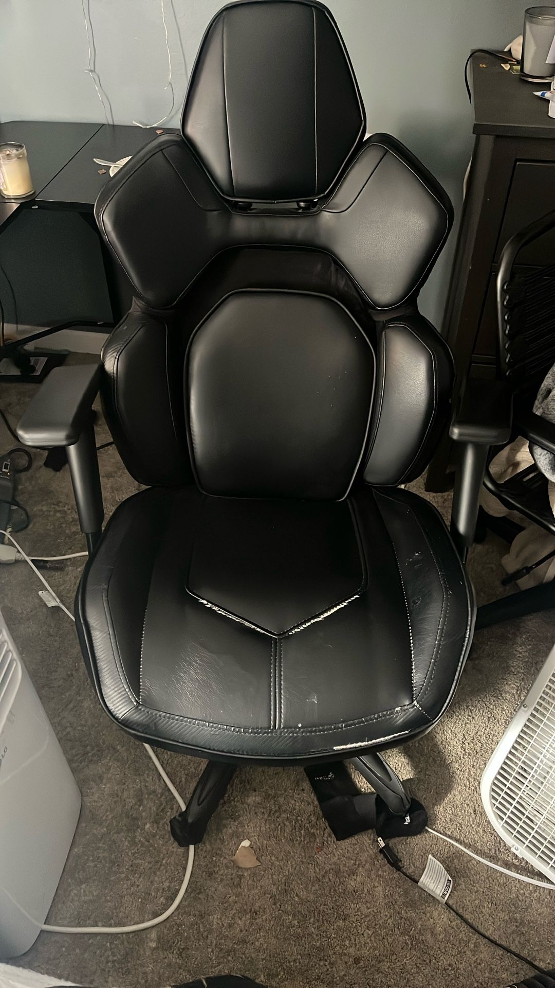 Office chair / gaming chair