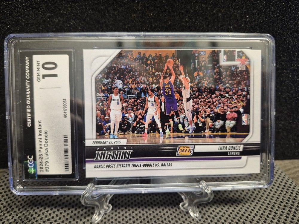 LUKE DONCIC 2024-25 PANINI #379 CGC MINT 10