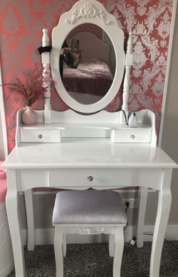 VANITY WITH STOOL