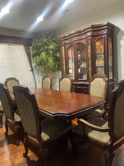 Traditional 9-Piece Solid Wood Formal Dining Room Set with China Cabinet