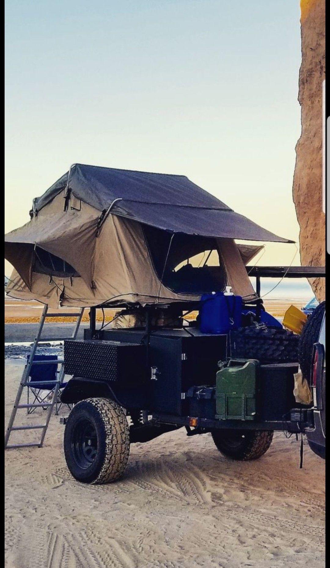 Camper trailer / 2017 Smittybilt Scout (RTT and Awning not included)