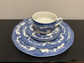 Vintage/ Antique England Set 