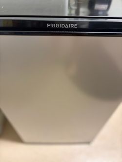 Frigidaire beverage refrigerator 3.3 ft.³ stainless