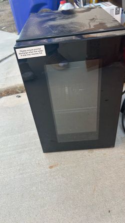 mini fridge/wine cooler