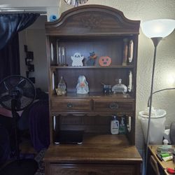 Beautiful Oak Hutch!