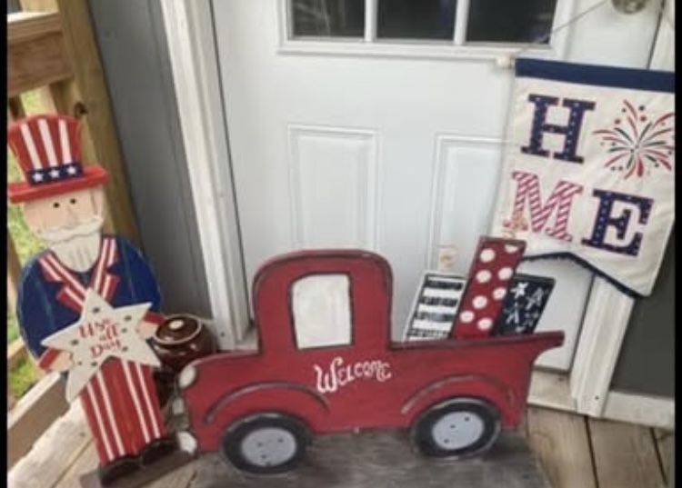 USA πΊπΈ 3pc. Indoor/Outdoor Holiday Decor. New & Used. ** READ BELOW (Johnstown Ohio)