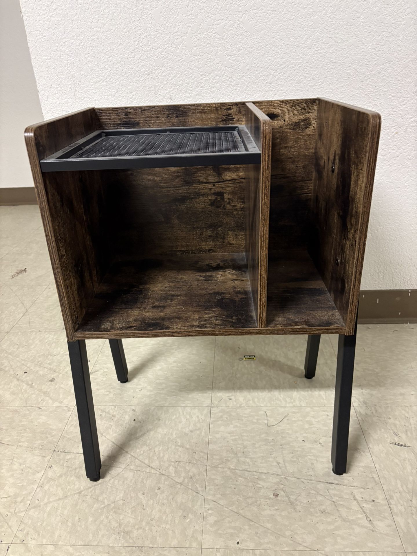 Small Rustic Wood Side Table with Metal Shelf Nightstand Bookshelf