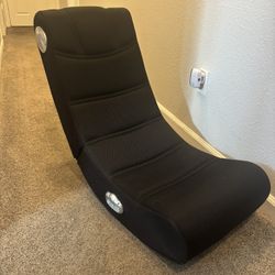 Black Comfortable Gaming Chair With Speakers