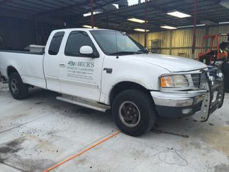 2000 Ford F-150 cab & half 187k miles