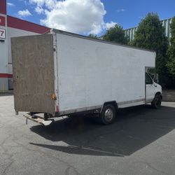 I HELP PEOPLE MOVE THIS IS MY TRUCK