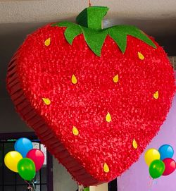 Pinata Strawberry