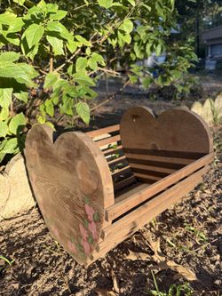 Vintage Wooden Magazine Holder – Heart Ends, Hand-Painted Flowers