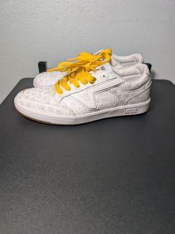 VANS X House Of Terror “IT” White Skate Shoes size 7.5 in mens 9 women