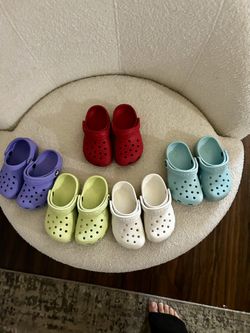 Toddler Crocs Size C8  Blue Or Green