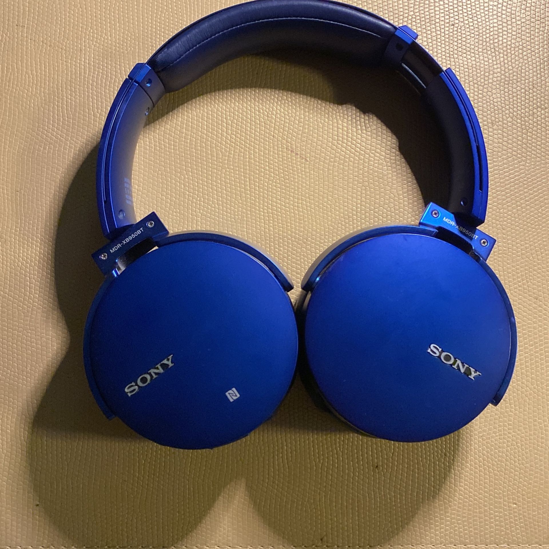 Sony MDR-XB950BT Bluetooth Extra Bass Excellent Condition 