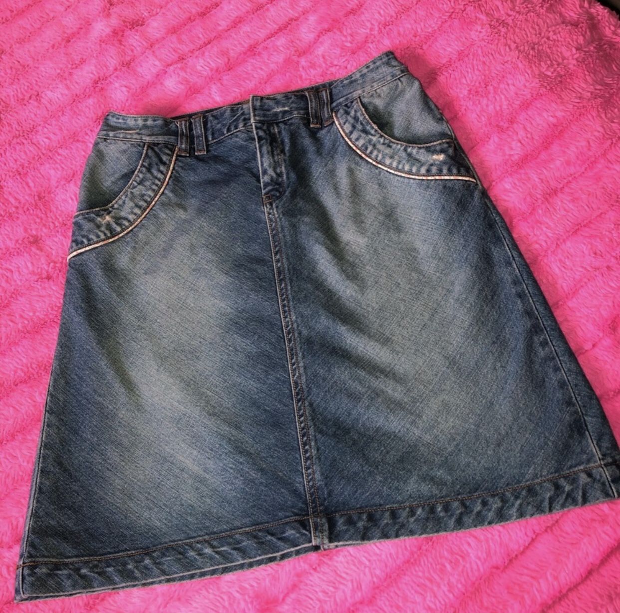 Tommy Hilfiger Size 6 Denim Skirt