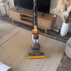 Dyson Vacuum 