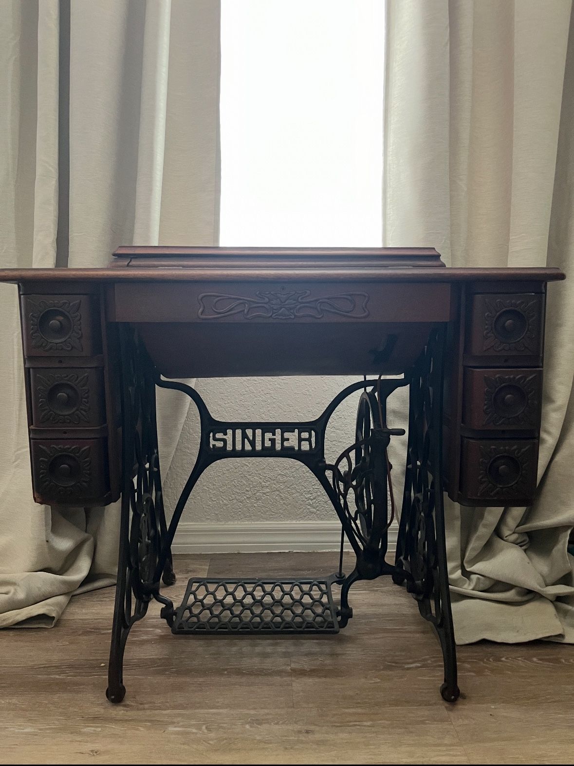Antique Pre-World War (1913) Singer Sewing Machine with Original Accessories