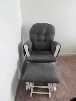 Glider Rocker with matching ottoman