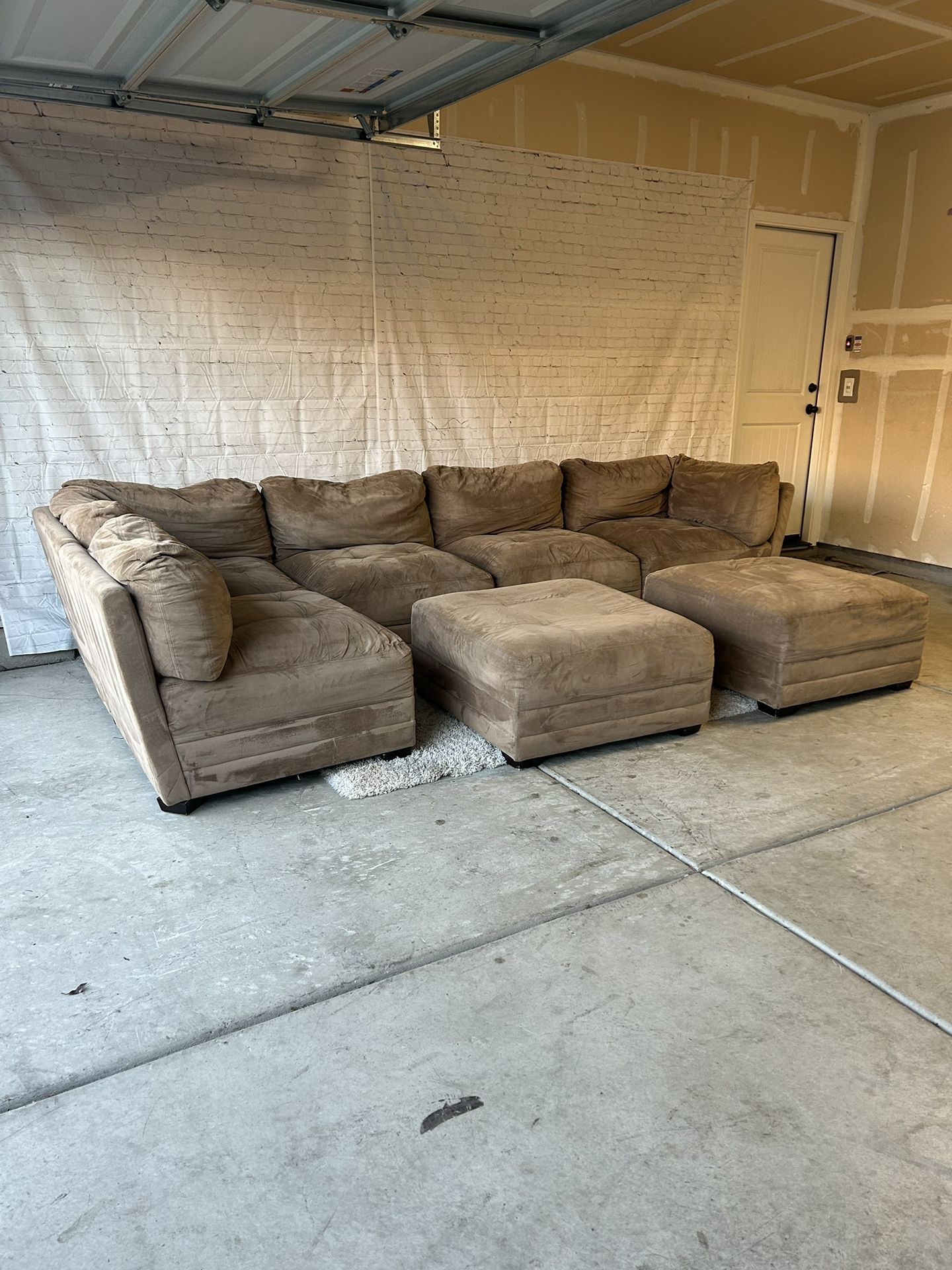Beautiful Microfiber Modular Sectional (Delivery Available)