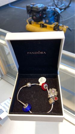 Charm bracelet pandora