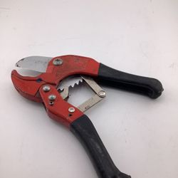 Ratcheting PVC Pipe Cutter – Heavy Duty Plumbing Tool