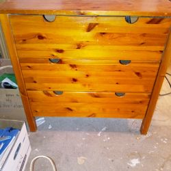 Free Dresser Sunday 22nd, Come Get It!