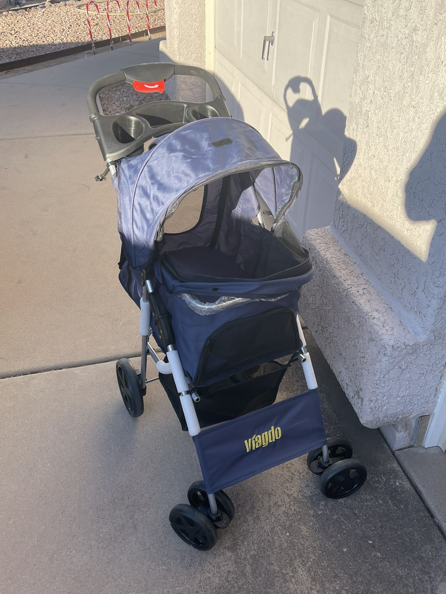 Dog stroller