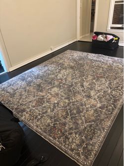 Rug 8 by 8 feet 100 by 96 inches