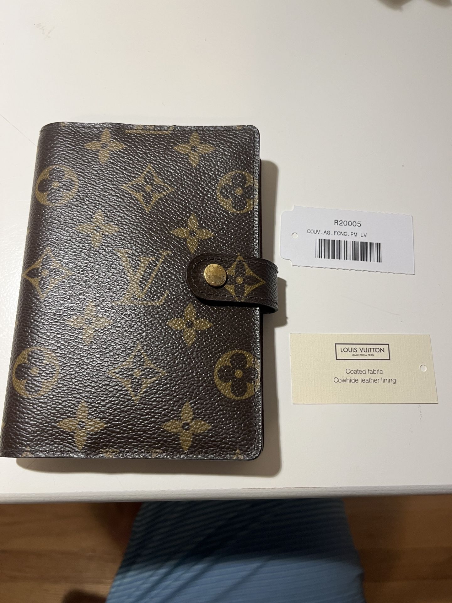 Louis Vuitton Small Ring Agenda Cover R20005