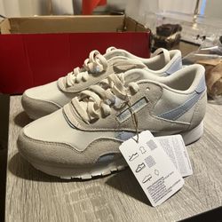 Reebok Women’s Shoes “Classic Nylon” Size 8.5