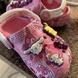 Helllo Kitty Crocs