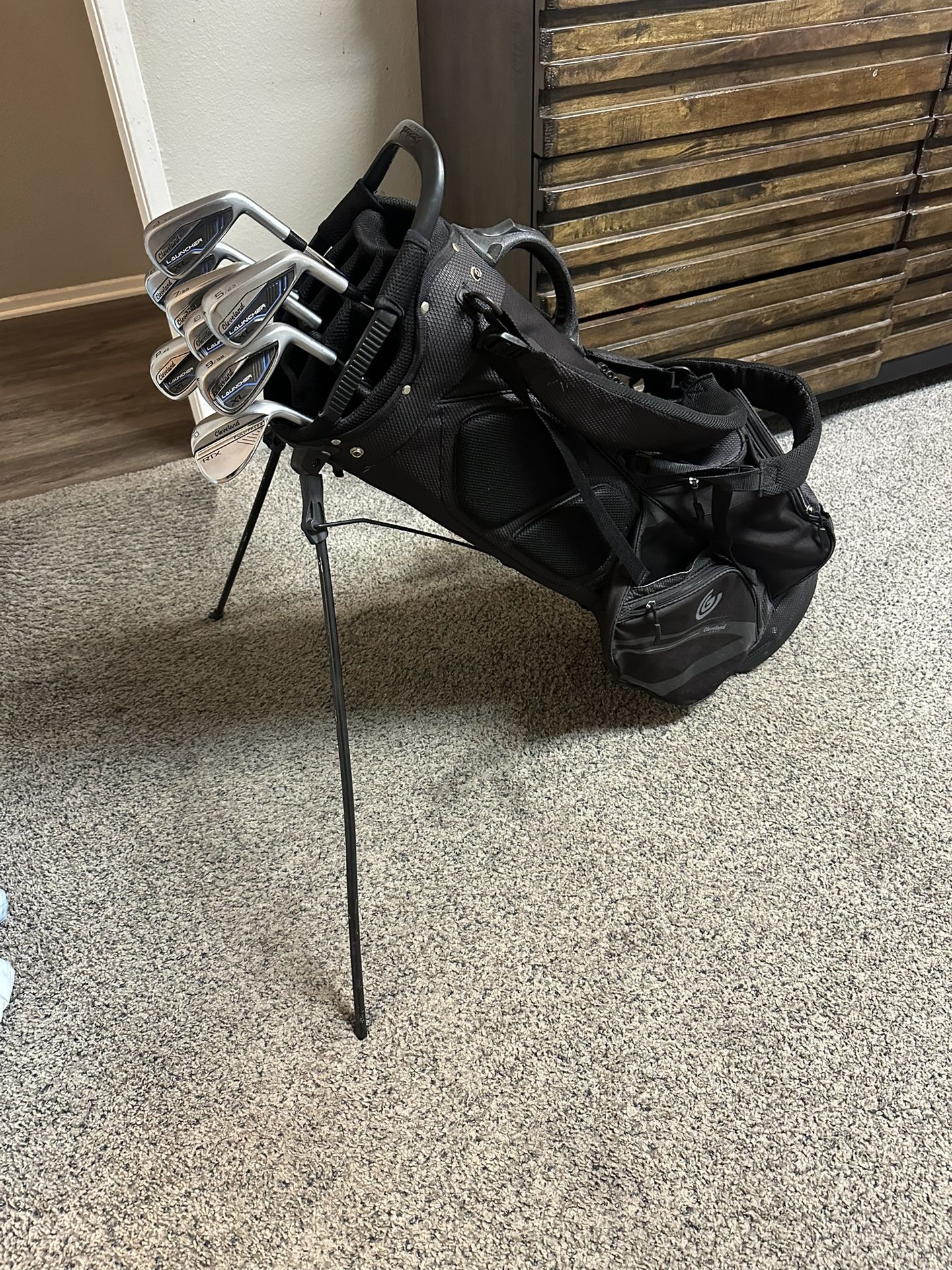 Cleveland Lightweight Stand Bag With 14 way Divider